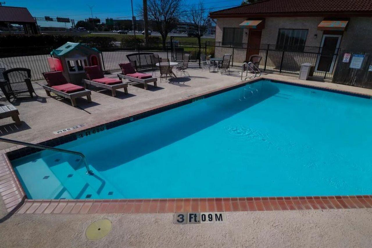 University Inn & Suites San Antonio Exterior foto