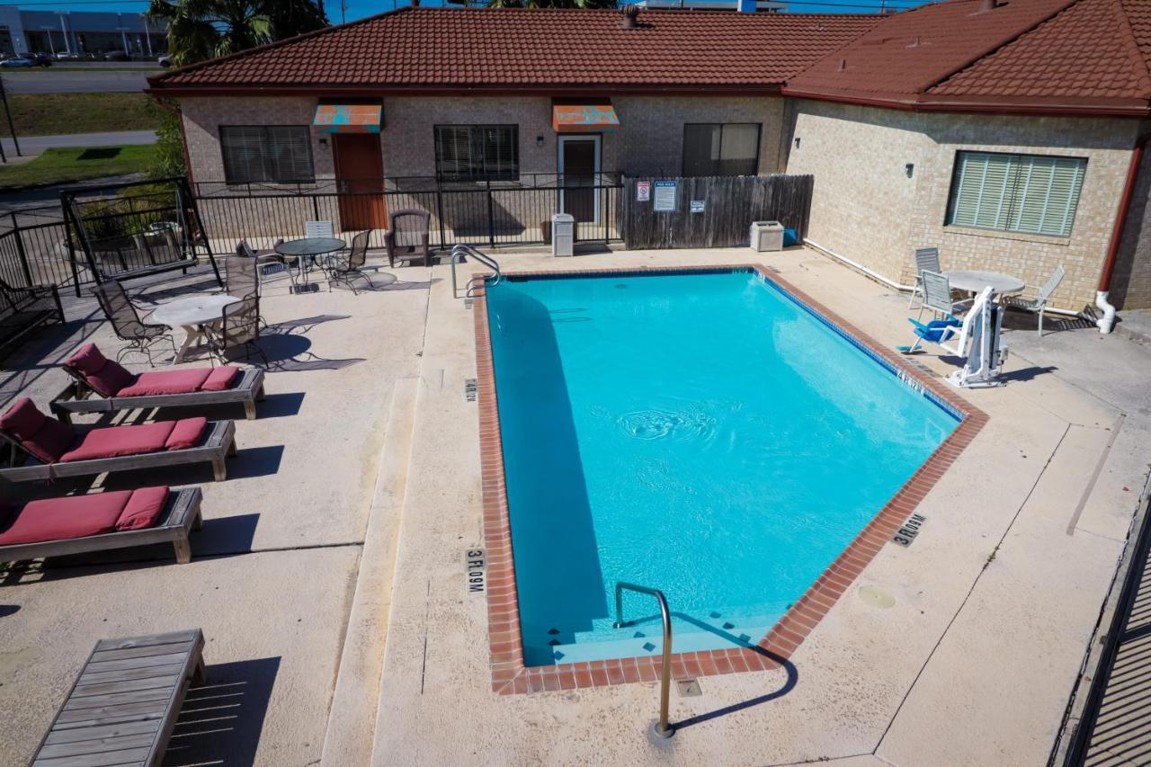 University Inn & Suites San Antonio Exterior foto